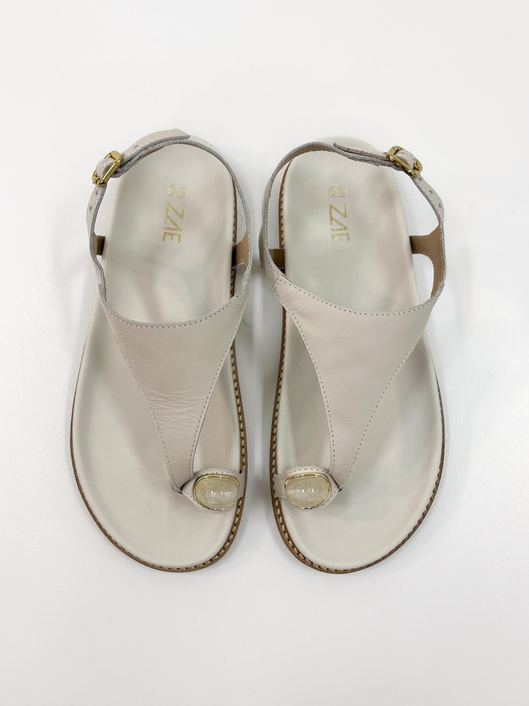 Mirela - Papete Flatform em Couro Off White Anel Dedo