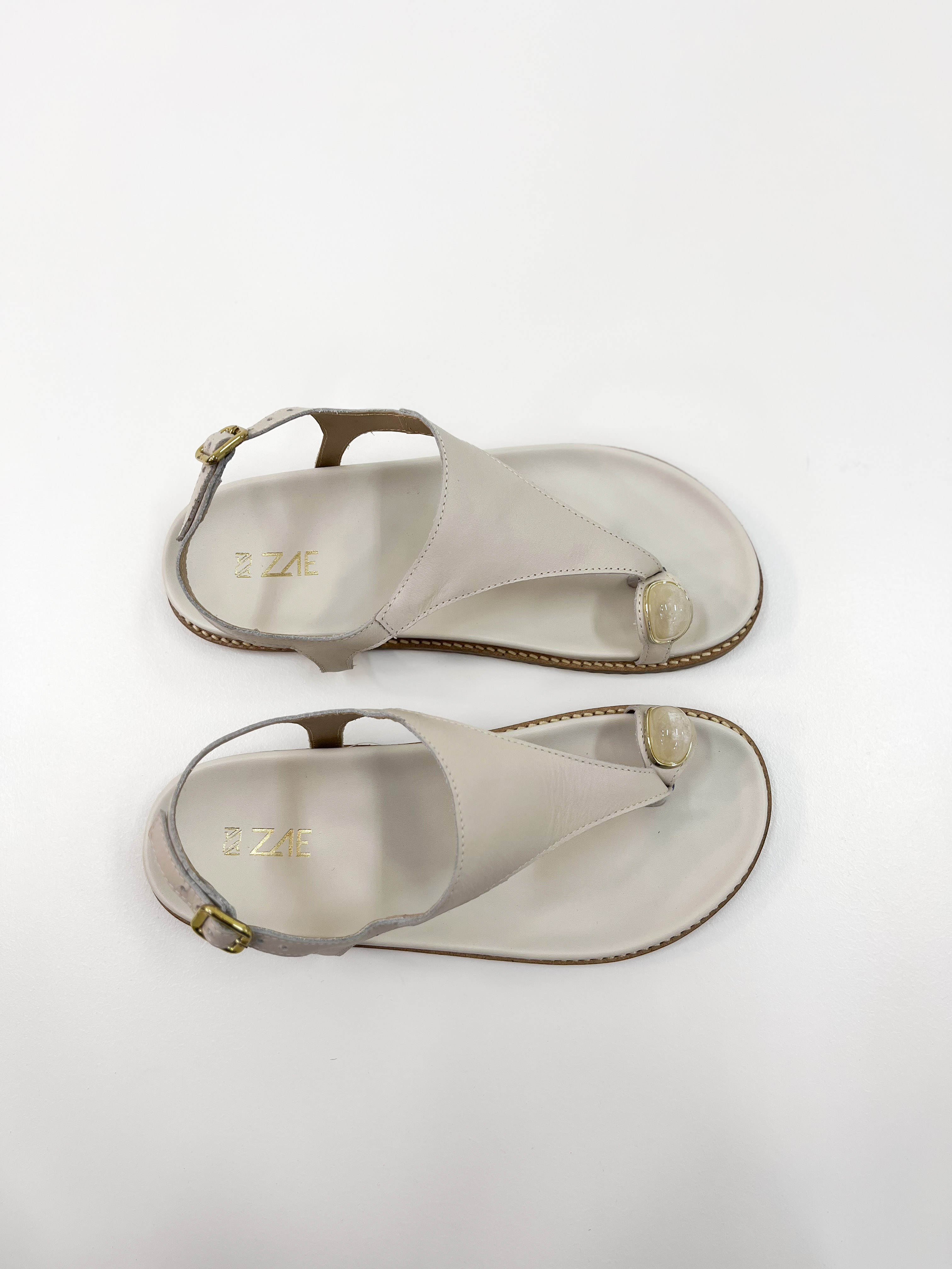 Mirela - Papete Flatform em Couro Off White Anel Dedo