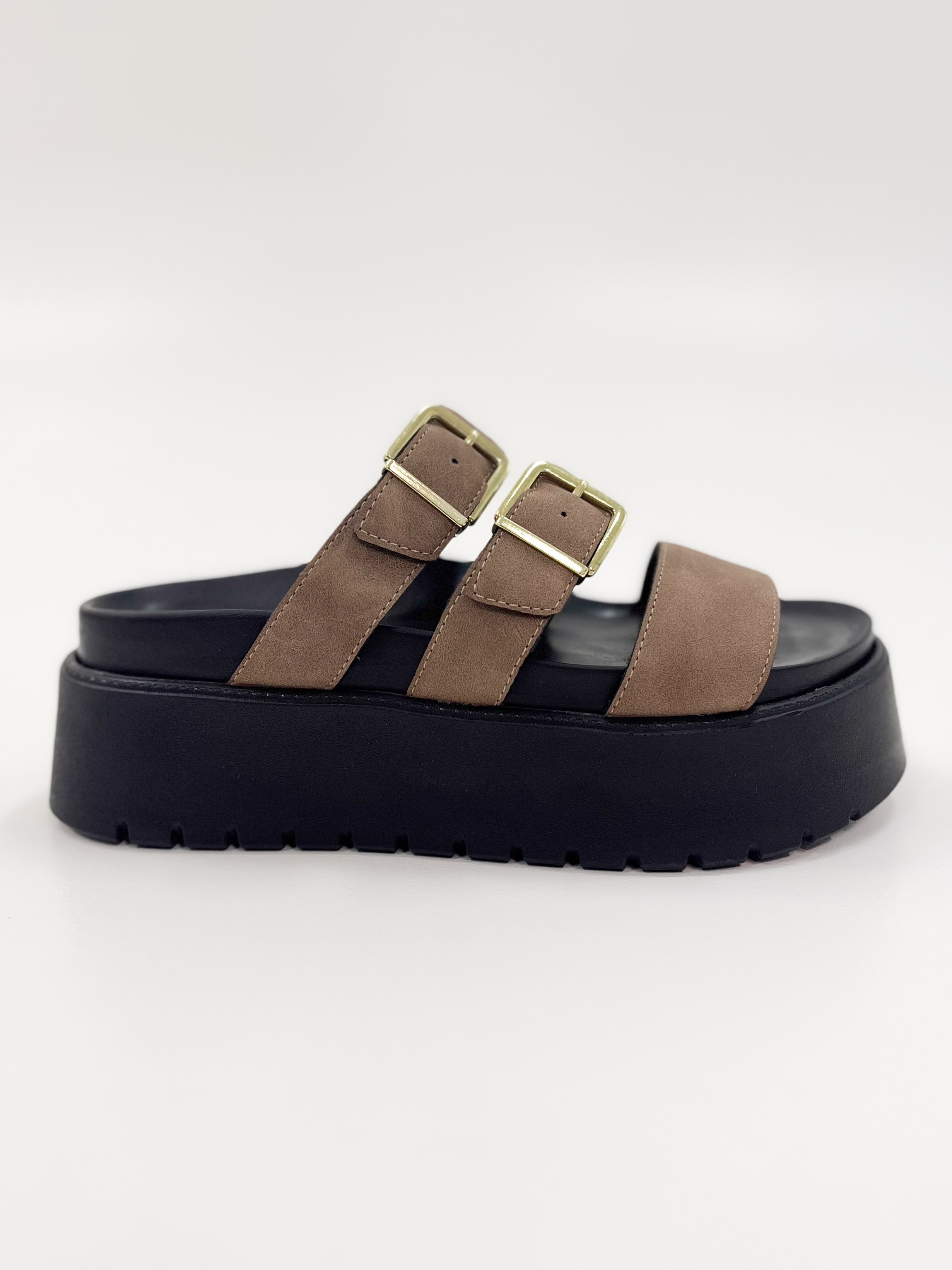 Vivi - Flat Plataforma em Nobuck Marrom Com Três Tiras