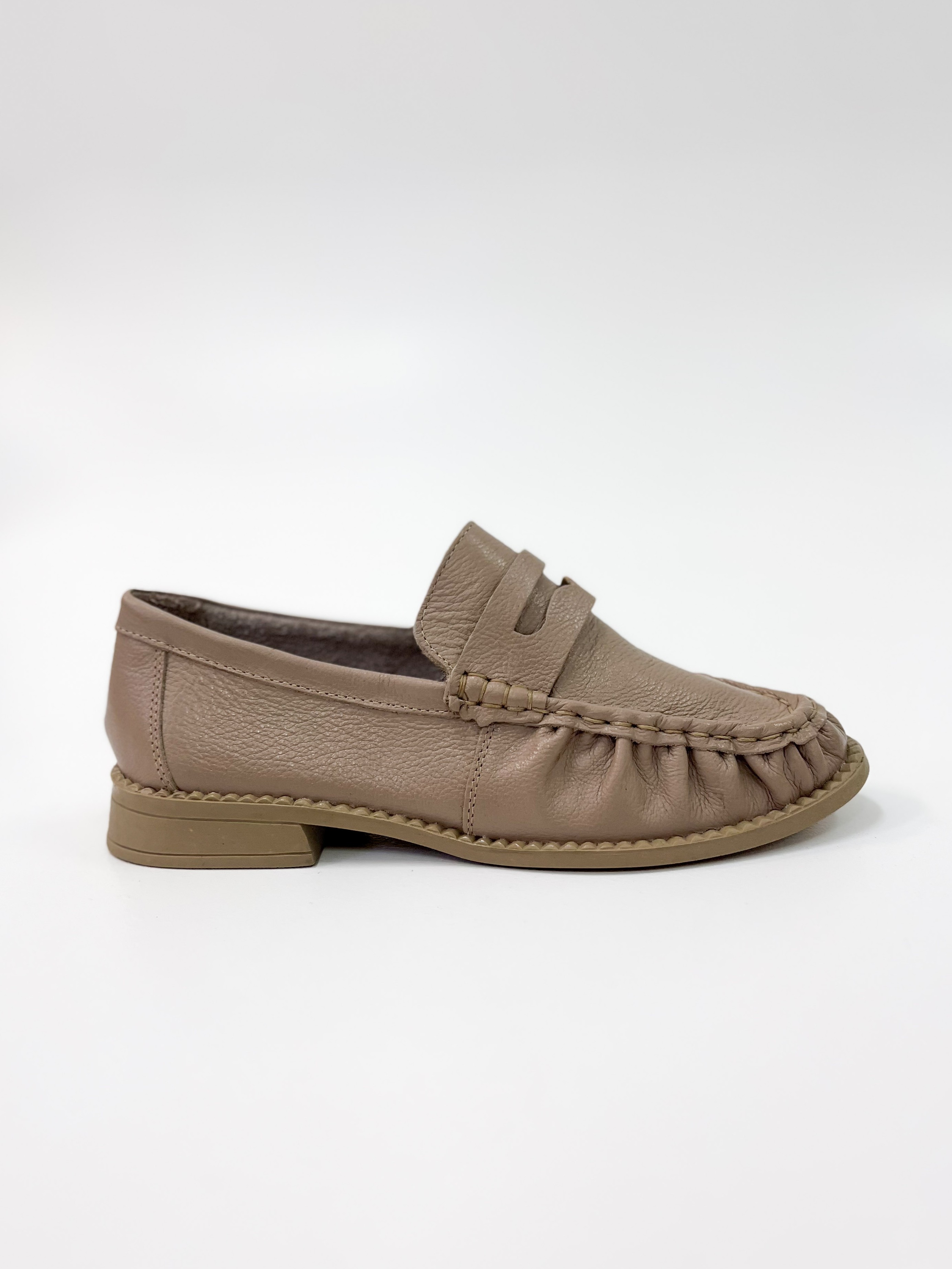 Micheli - Mocassim em Couro cor Skin com Detalhe Vazado Micheli - Mocassim em Couro cor Skin com Detalhe Vazado