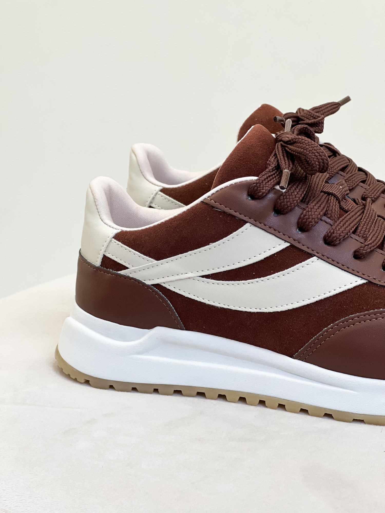 Mary - Tênis Feminino Chunky Marrom com Listras Off-White Mary - Tênis Feminino Chunky Marrom com Listras Off-White