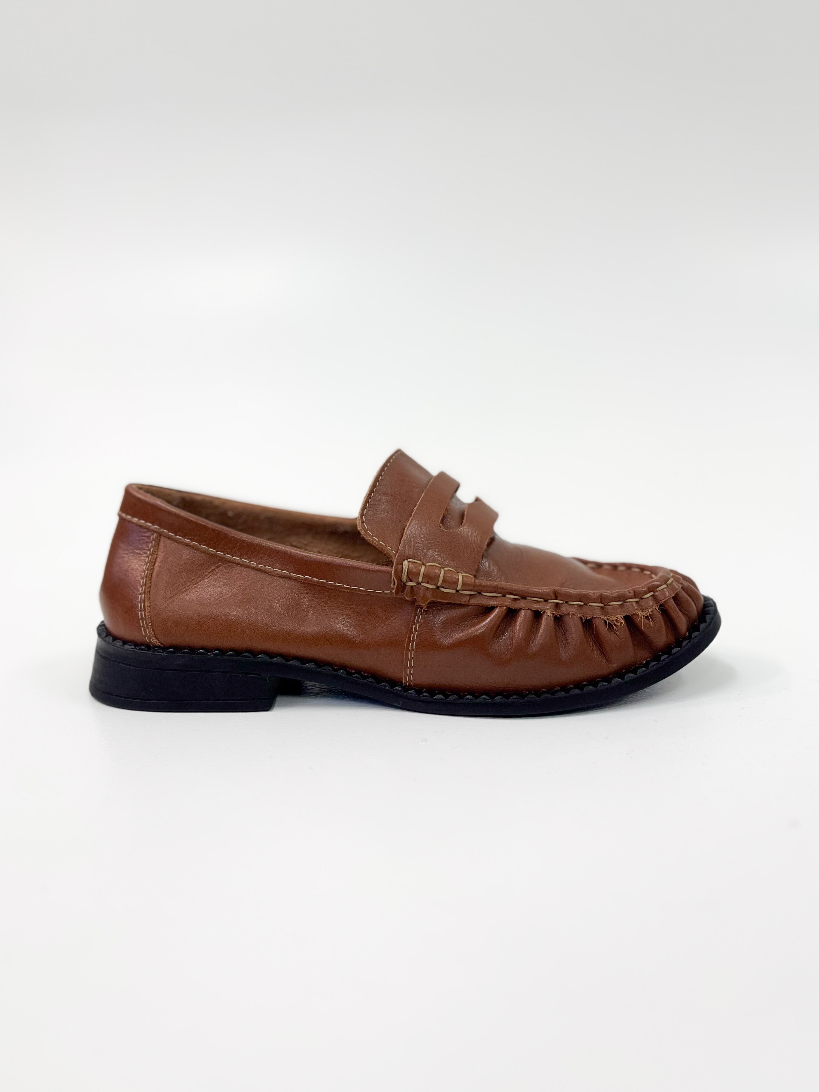Micheli - Mocassim em Couro Cognac com Detalhe Vazado Micheli - Mocassim em Couro Cognac com Detalhe Vazado