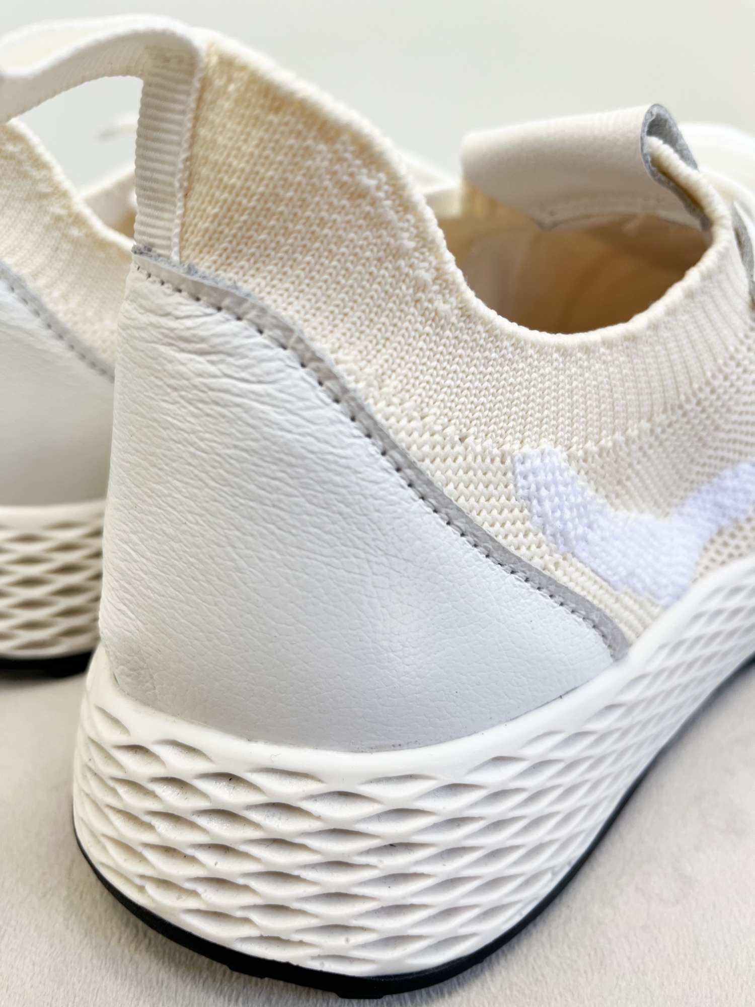 Ayla - Tênis Feminino Casual Knit Branco Ultraleve