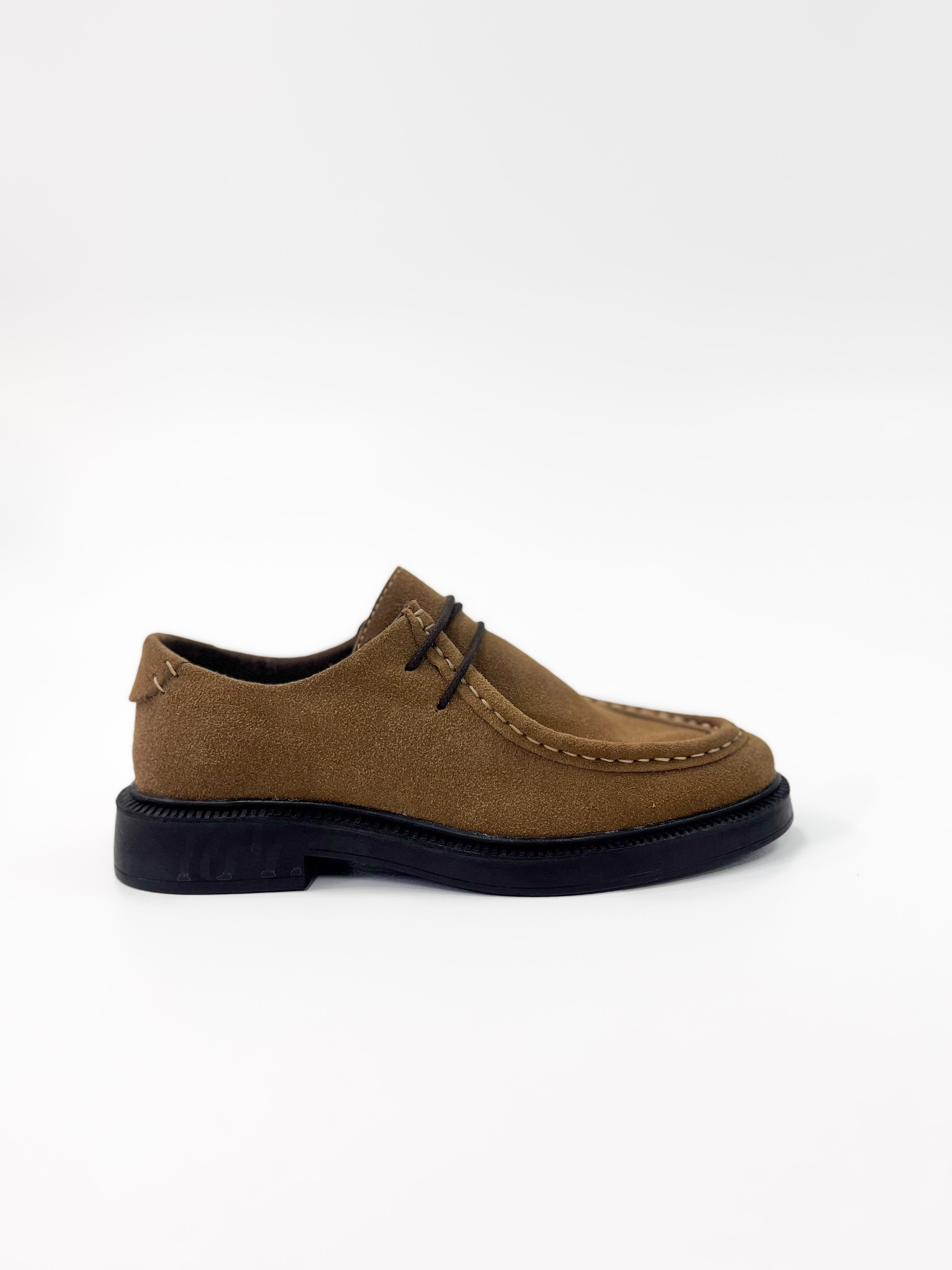 Lu - Mocassim em Couro Camel Solado Tratorado Preto