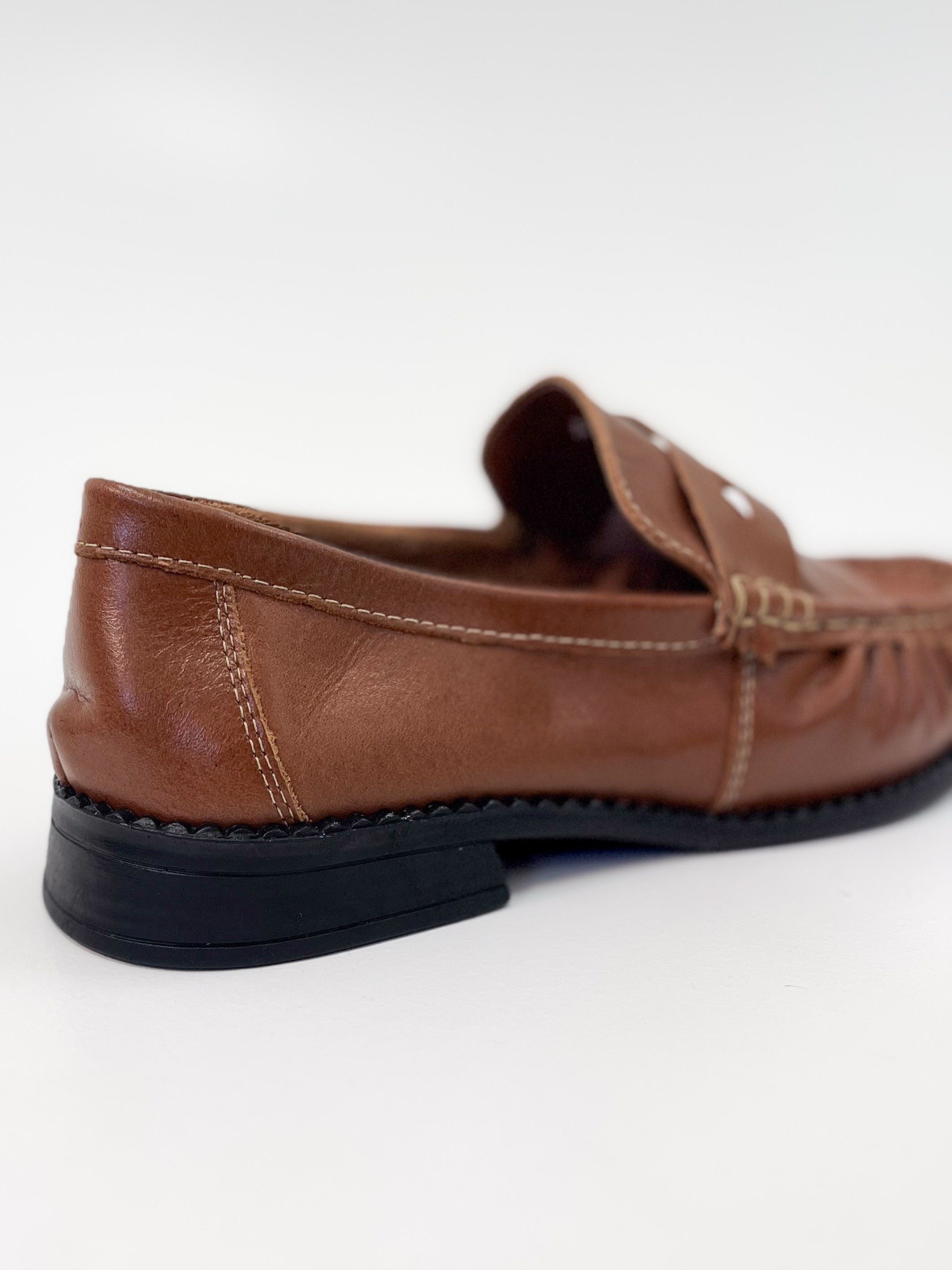 Micheli - Mocassim em Couro Cognac com Detalhe Vazado Micheli - Mocassim em Couro Cognac com Detalhe Vazado