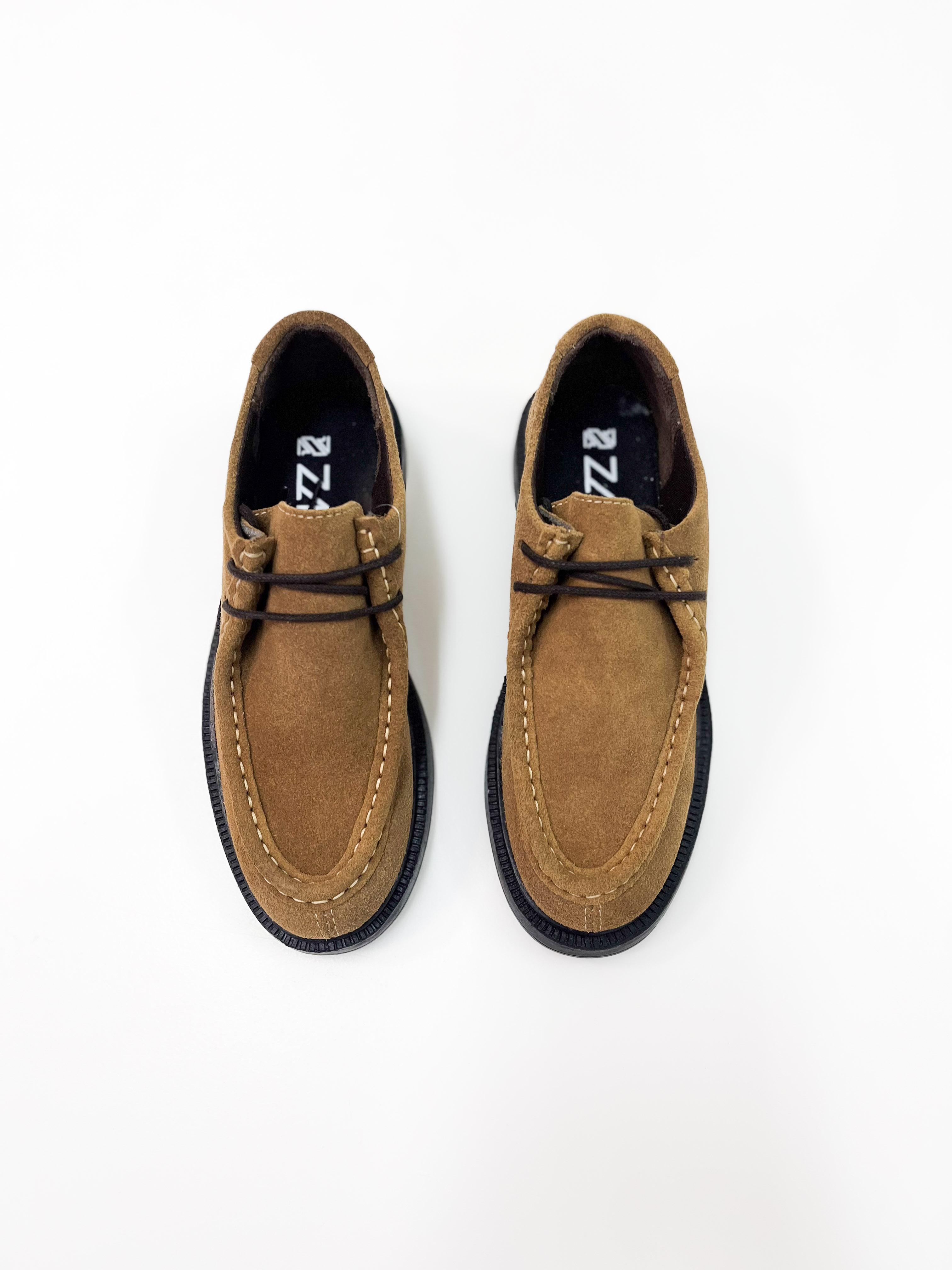 Lu - Mocassim em Couro Camel Solado Tratorado Preto