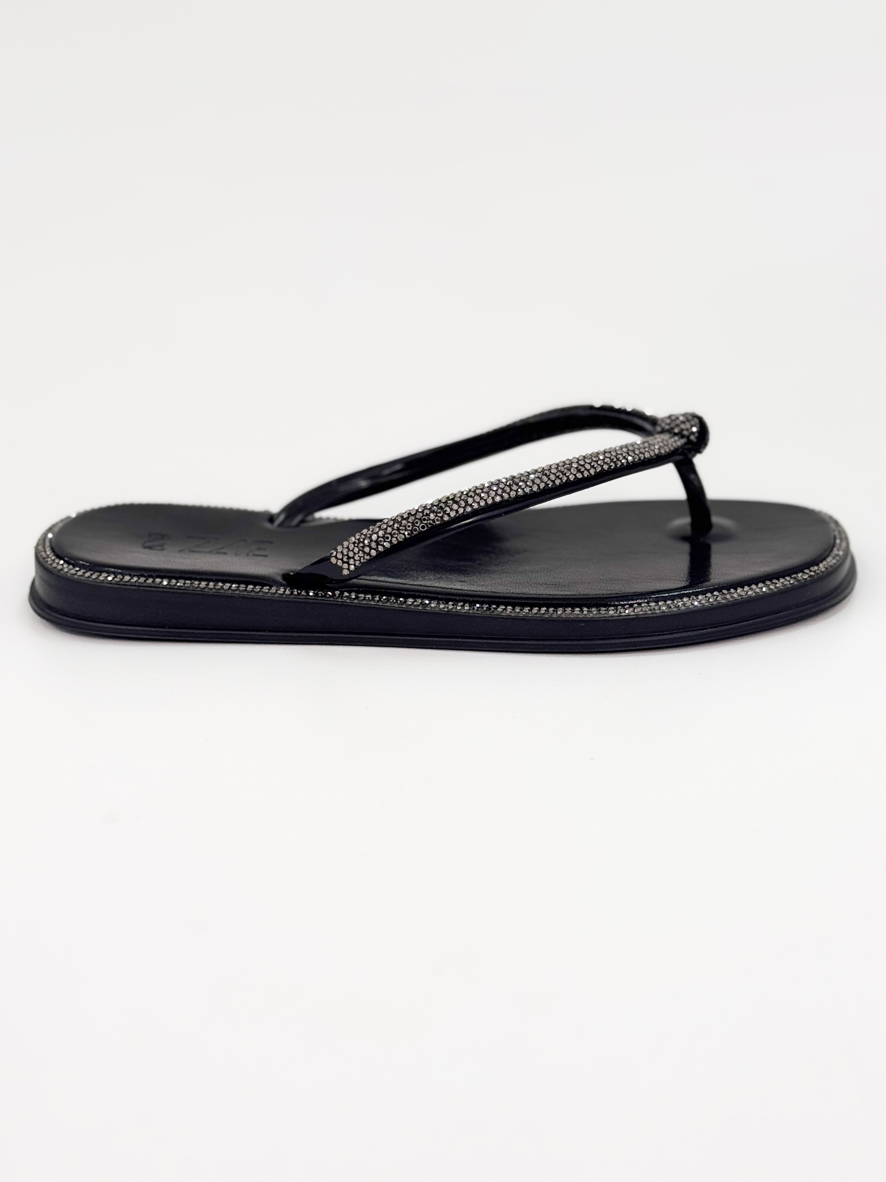 Martina - Chinelo Papete Preto com Detalhe Trançado e Aplicações Martina - Chinelo Papete Preto com Detalhe Trançado e Aplicações