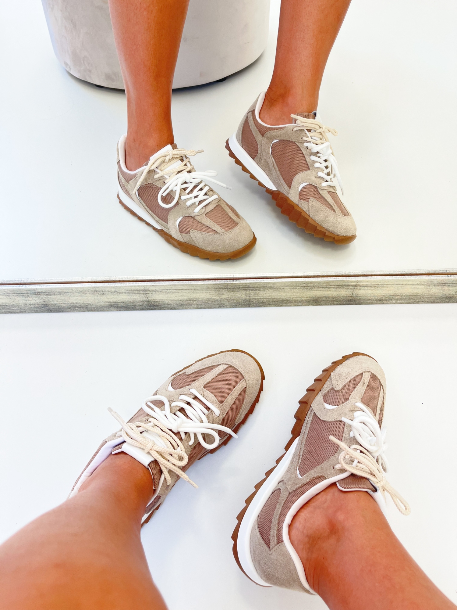 Berlim - Tênis Feminino Retrô em Camurça e Mesh Nude