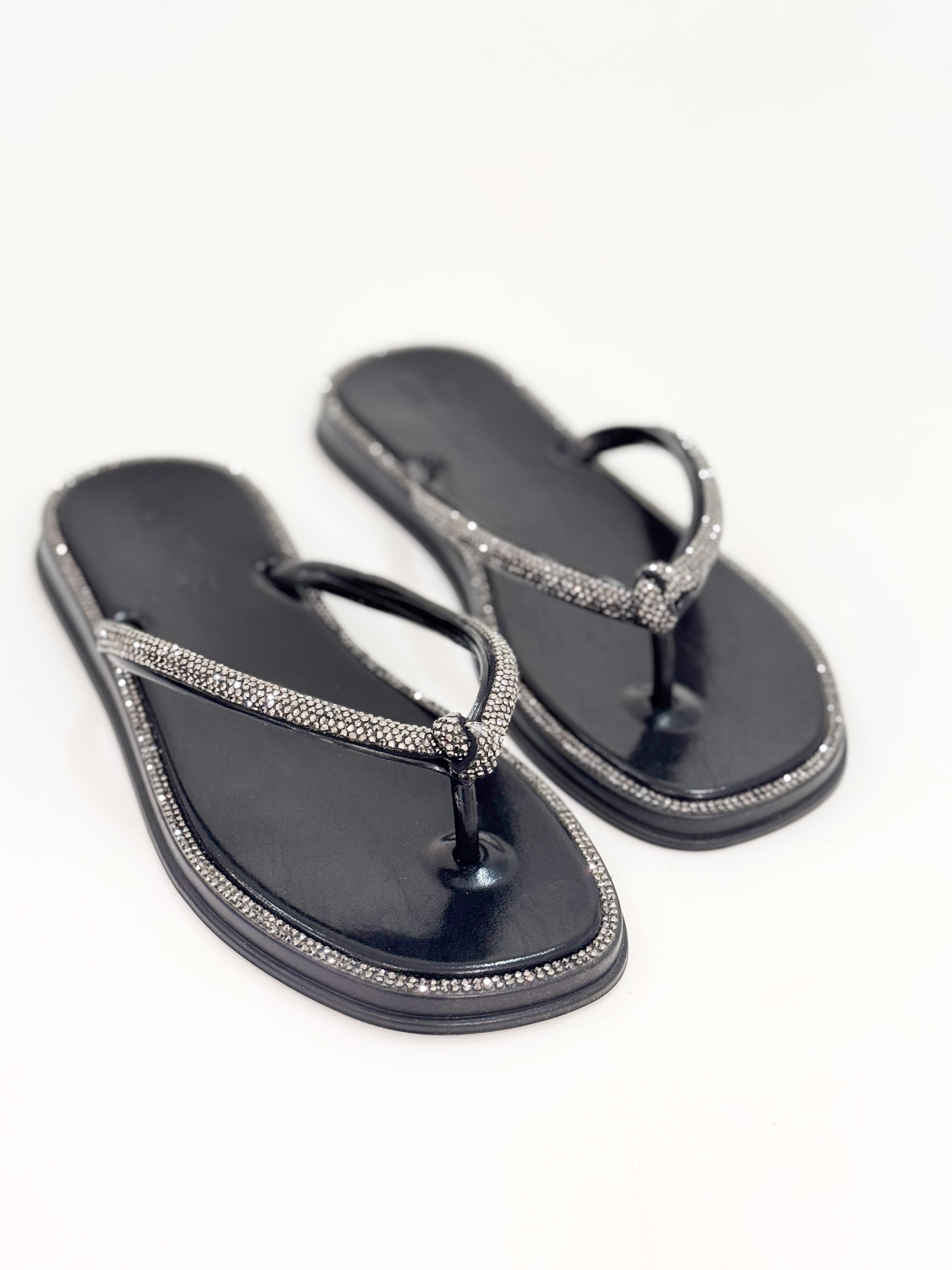Martina - Chinelo Papete Preto com Detalhe Trançado e Aplicações Martina - Chinelo Papete Preto com Detalhe Trançado e Aplicações