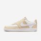 Tênis Nike Court Vision Lo Feminino Cor Branco/Bege Tênis Nike Court Vision Lo Feminino Cor Branco/Bege