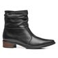 Bota Pegada Cano Baixo Em Couro Feminino Cor Preto Bota Pegada Cano Baixo Em Couro Feminino Cor Preto