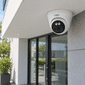 CAMERA DOME IP POE TWG TW-5611 AR 4MP DUAL LIGHT METAL Câmera dome IP PoE TWG TW-5611 AR instalada sob beiral