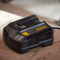 Carregador de Bateria 20V 2Ah Stanley 127/220V Carregador de Bateria 20V 2Ah Stanley 127/220V