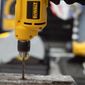Furadeira DeWalt DWD014-B2 3/8" 600W 220V V.V.R