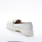 Sapato Mocassim Moleca Detalhe Corrente Dourado Salto Rasteira Solado Tratorado Off White Sapato Mocassim Moleca Detalhe Corrente Dourado Salto Rasteira Solado Tratorado Off White