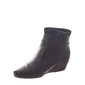 BOTA ANKLE BOOT PICCADILLY MINI CROCO DETALHE FIVELA COM LYCRA PRETA