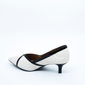 Sapato Scarpin Vizzano Verniz Bico Fino Detalhe X Off White e Preto Sapato Scarpin Vizzano Verniz Bico Fino Detalhe X Off White e Preto