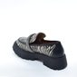 Sapato Mocassim Vizzano Cabedal Duas Tiras com Strass Estampa Zebra Salto Baixo Solado Tratorado Nud Sapato Mocassim Vizzano Cabedal Duas Tiras com Strass Estampa Zebra Salto Baixo Solado Tratorado Nud