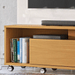 Estante Home Para TV 55 Polegadas com Rodízios Lukaliam Savana - Off White Perolizado/Tauari Estante Home Para TV 55 Polegadas com Rodízios Lukaliam Savana - Off White Perolizado/Tauari