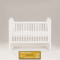 Kit Feliz Berço 2 em 1 e Cômoda 4 Gavetas e 1 Porta com Rattan em Madeira Maciça Branco Kit Feliz Berço 2 em 1 e Cômoda 4 Gavetas e 1 Porta com Rattan em Madeira Maciça Branco