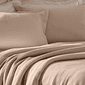 Kit Colcha Dots com Porta-Travesseiros Casal Amêndoa — Haus Living Kit Colcha Dots com Porta-Travesseiros Casal Amêndoa — Haus Living
