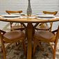 Conjunto Mesa Redonda X 120cm Com 4 Cadeiras X Madeira Maciça Mel Conjunto Mesa Redonda X 120cm Com 4 Cadeiras X Madeira Maciça Mel