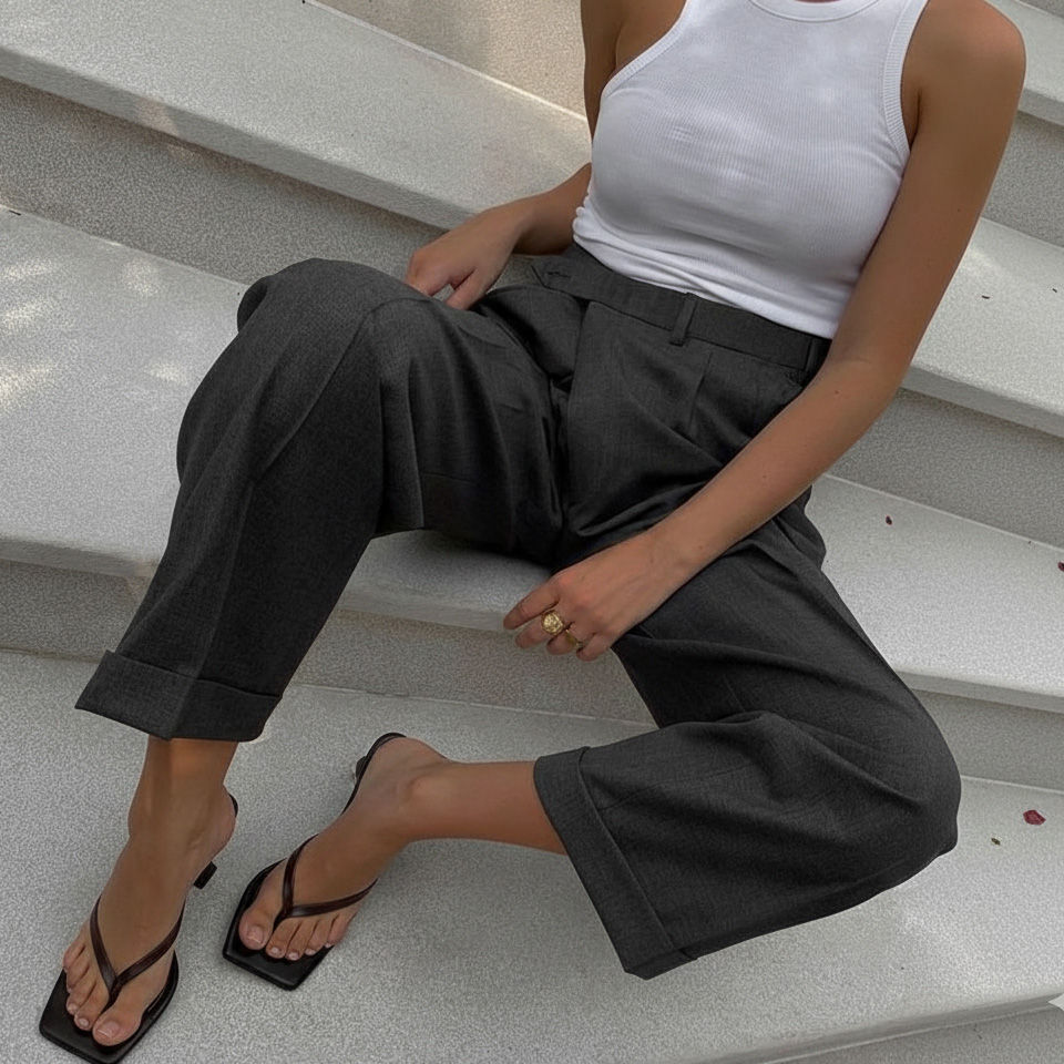 Look de trabalho com cal&ccedil;a de alfaiataria e Tamanco Maya