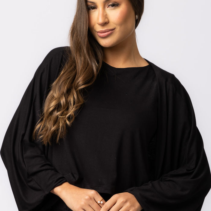 Kimono feminino amplo com mangas largas e calça pantalona preto
