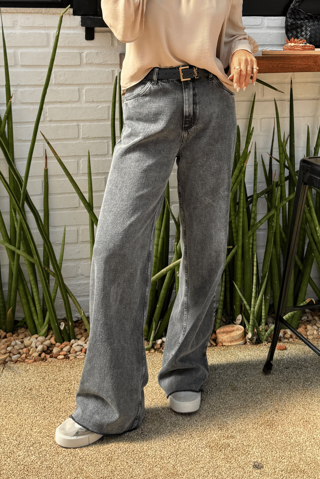 CALÇA JEANS WIDE LEG HAILEY PRETA MARMORIZADA - Dolce-me® | DCM