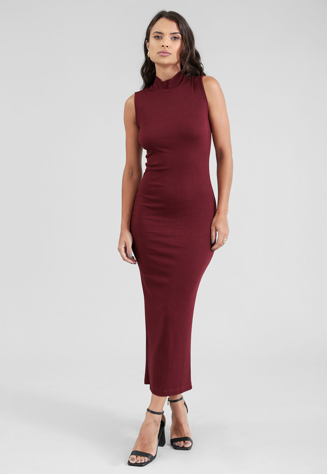 Vestido Midi Em Malha Canelada Sem Manga Gola Alta - Cor VINHO - Tamanho PP