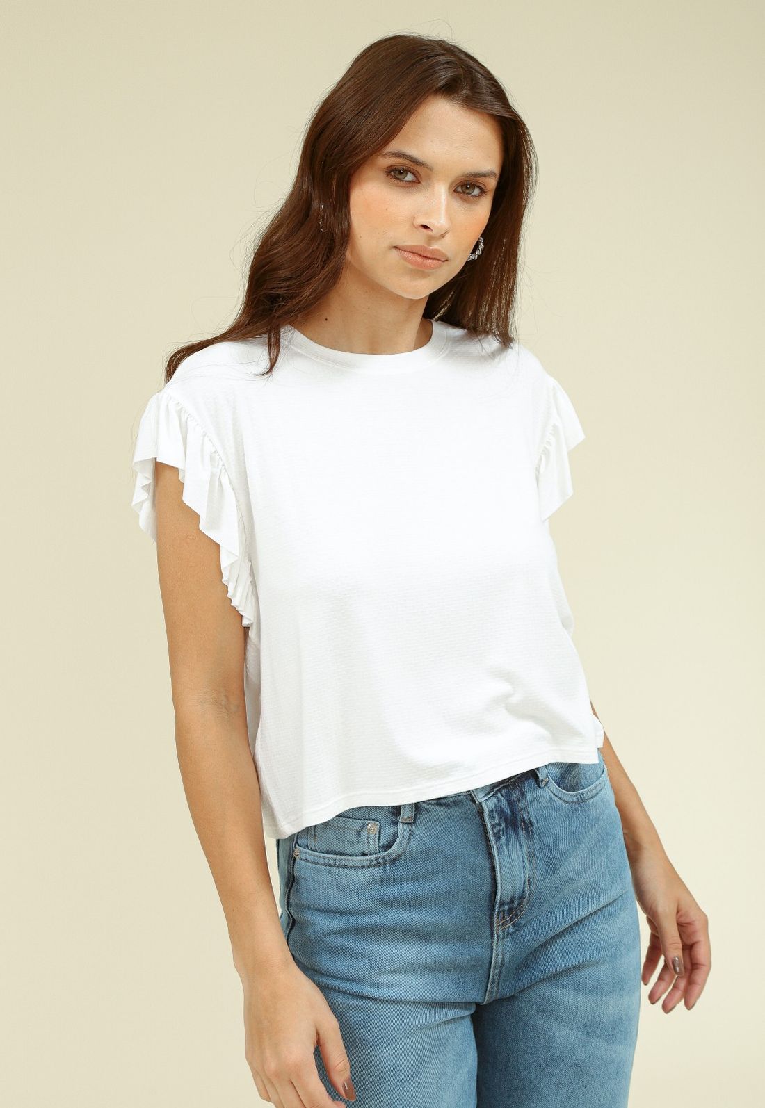 BLUSA MALHA TEXTURIZA MANGA CURTA BABADO - Cor OFF WHITE - Tamanho PP