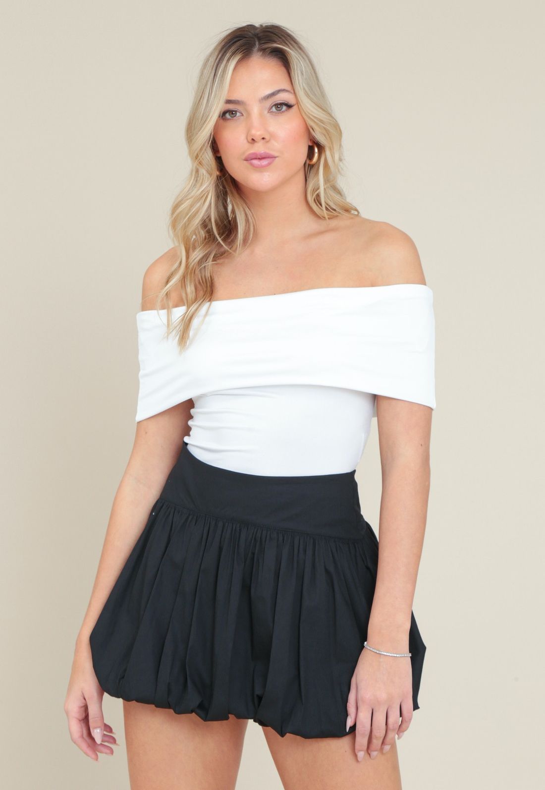 BLUSA EM MALHA DECOTE OMBRO A OMBRO - Cor OFF WHITE - Tamanho PP