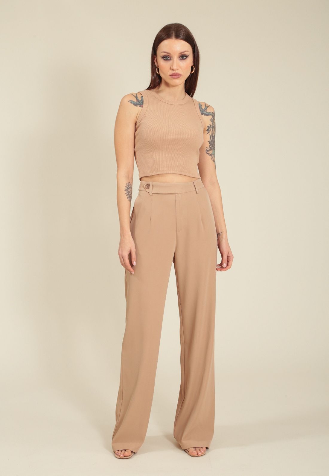 CALÇA CREPE WIDE LEG CÓS TRANSPASSE - Tamanho G - Cor BEGE