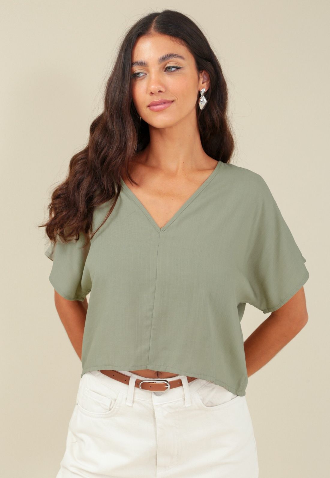 BLUSA EM VISCOLINHO DECOTE V E MANGA AMPLA - Tamanho GG - Cor VERDE MILITAR