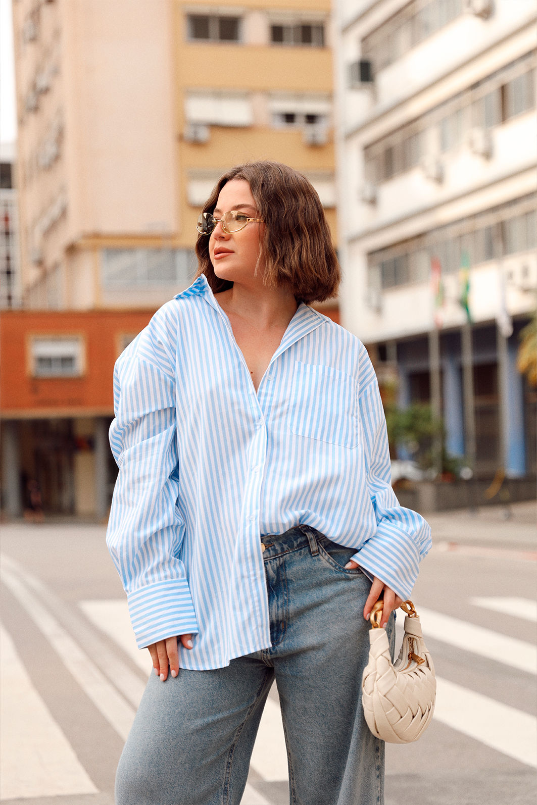 CAMISA EM TRICOLINE LISTRADO OVERSIZED MANGA LONGA - Tamanho P - Cor AZUL CLARO