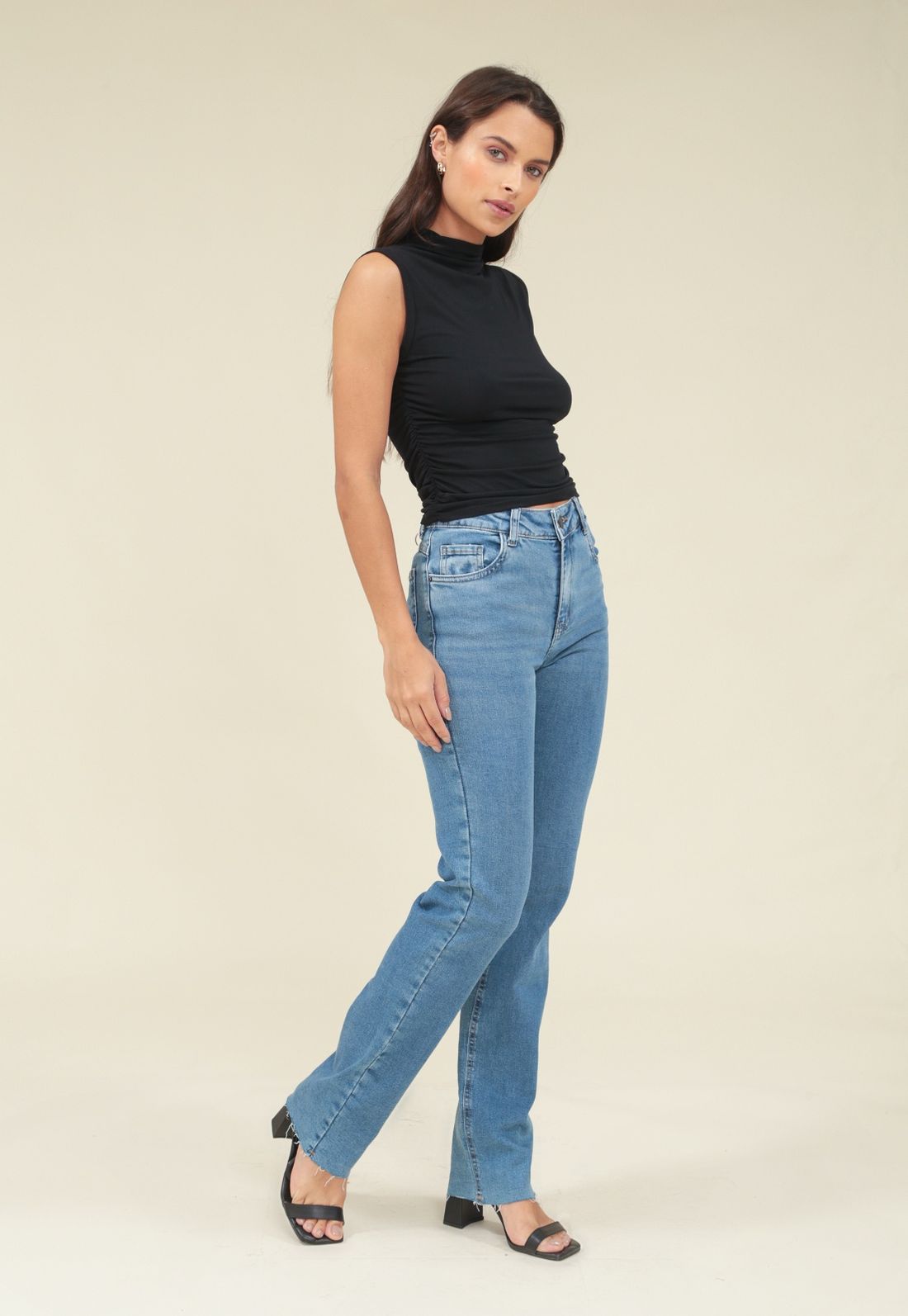 CALÇA JEANS RETA COM LYCRA - Cor AZUL - Tamanho 34