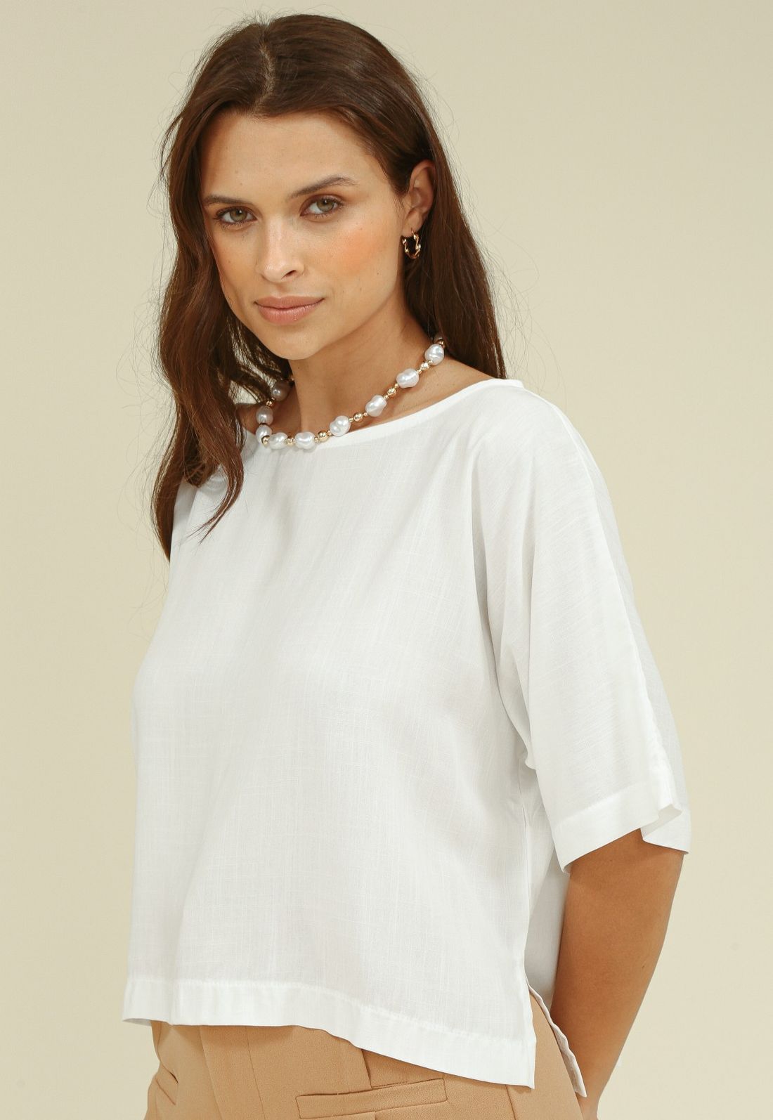 BLUSA VISCOLINHO MANGA CURTA AMPLA - Cor OFF WHITE - Tamanho PP