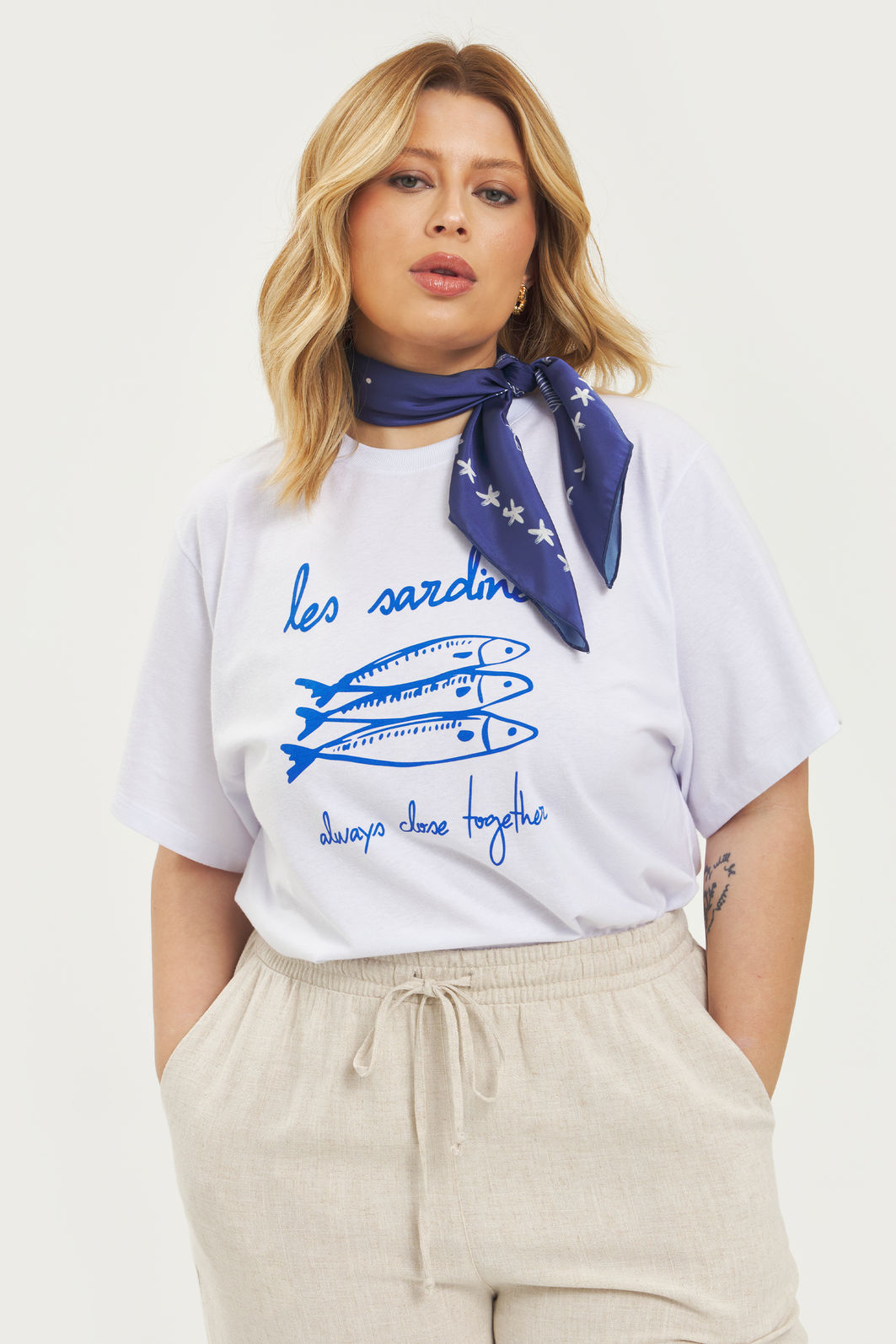 T- Shirt Oversized Le Sardines Branco Plus Size