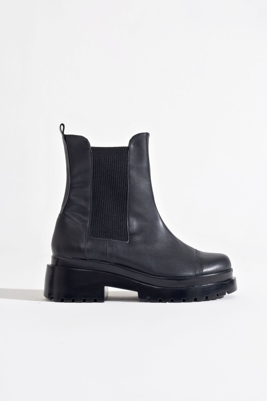LEIDI - BOTA CHELSEA FEMININA TRATORADA PRETA Delfim Shoes - Loja