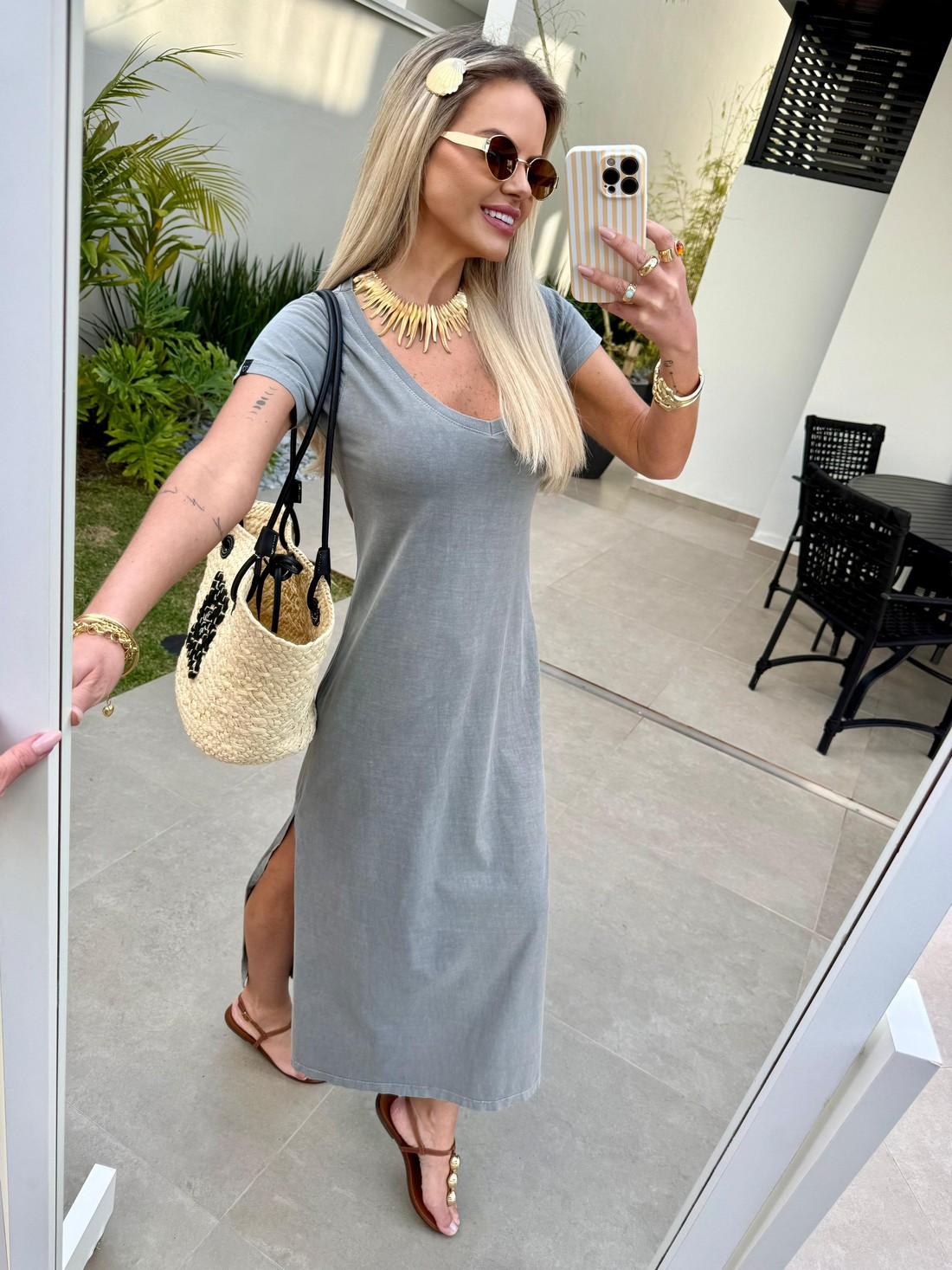 Vestido Midi V Cinza A.M.Ô Brand - As melhores peças com qualidade