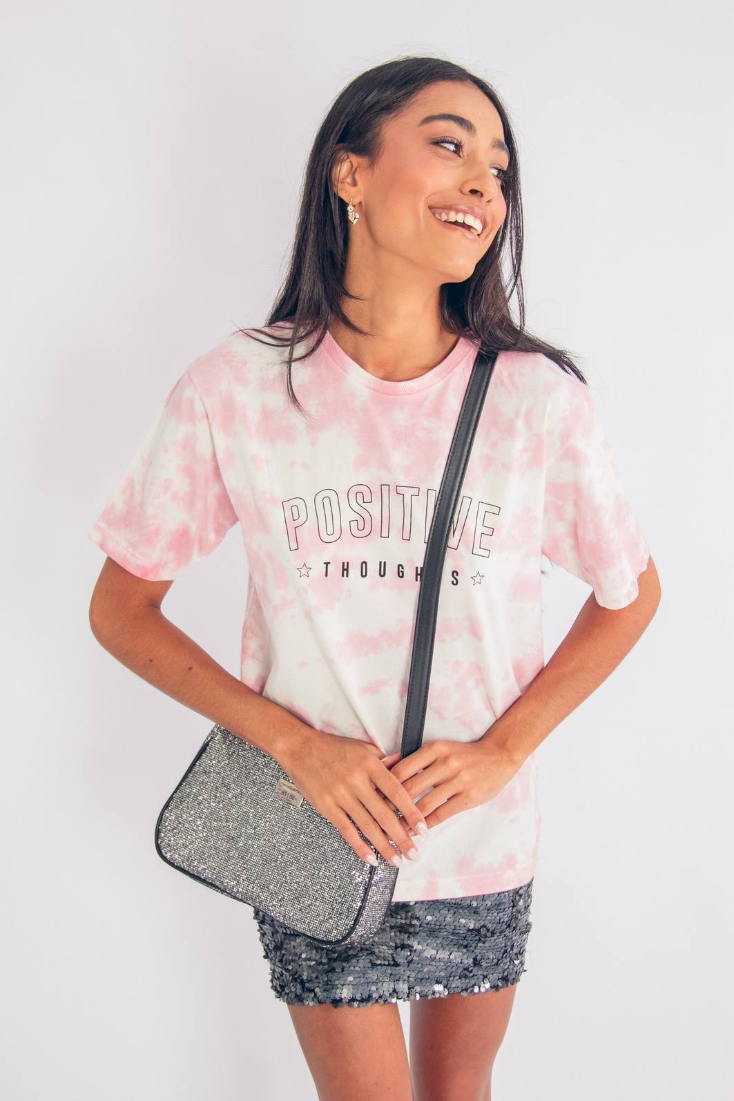 T-SHIRT BOYFRIEND TIE DYE PRETO WONDERLAND Marina&Gabriella - Roupas  Femininas - Loja Online Oficial