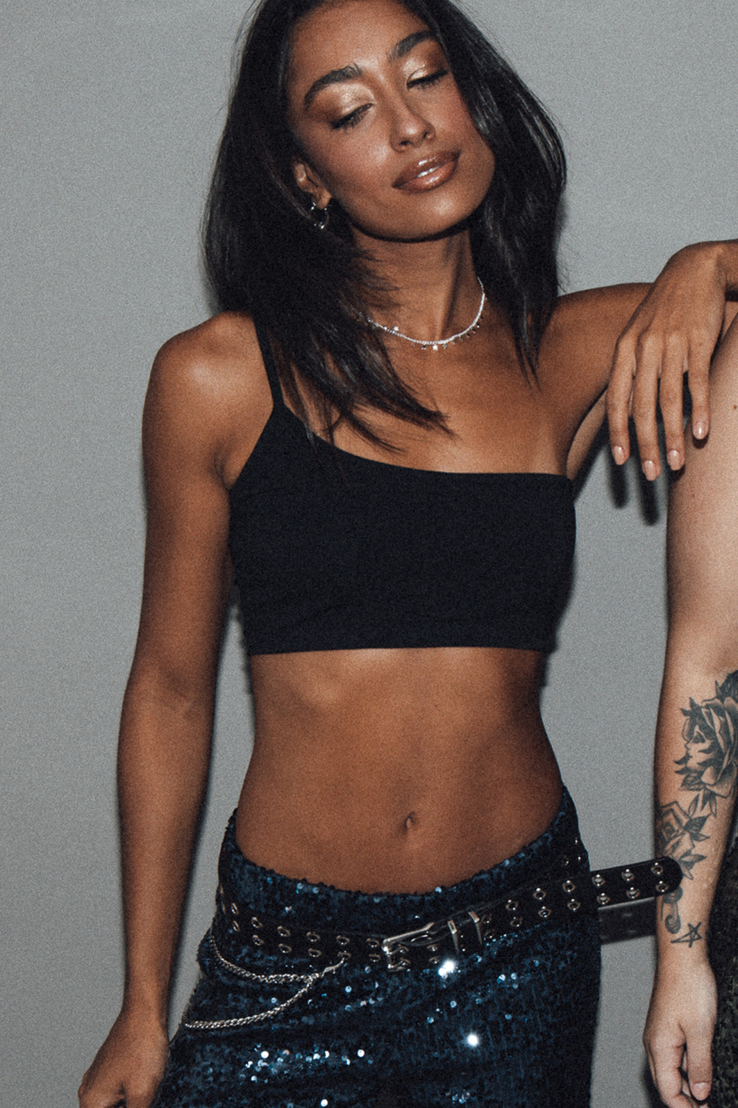 TOP ALÇA UM OMBRO PRETO Marina&Gabriella - Roupas Femininas - Loja