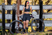 Top Uno com Zíper: suporte e estilo para atletas​