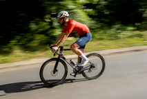 Jersey de ciclismo masculino: tecnologia, ajuste e conforto na estrada