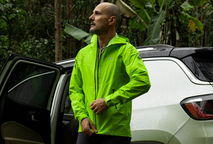 Jaqueta Impermeável Accorto Verde Limão: proteção e estilo para ciclistas​