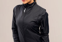 Jaqueta Corta Vento Destacável Duetto Preta: Versatilidade e Proteção em Uma Só Peça