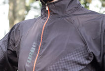 Proteção Contra o Vento: Descubra o Porquê Todo Ciclista Deveria Ter uma Jaqueta Corta-Vento