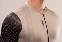 Os Benefícios de Utilizar uma Camisa de Ciclismo: Muito Além da Aparência