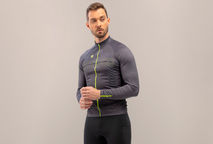 Jersey Manga Longa Grid: Proteção e Desempenho em Condições Climáticas Variáveis