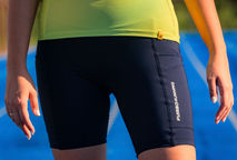 Bermuda Vortex com bolso: look e funcionalidade femininos